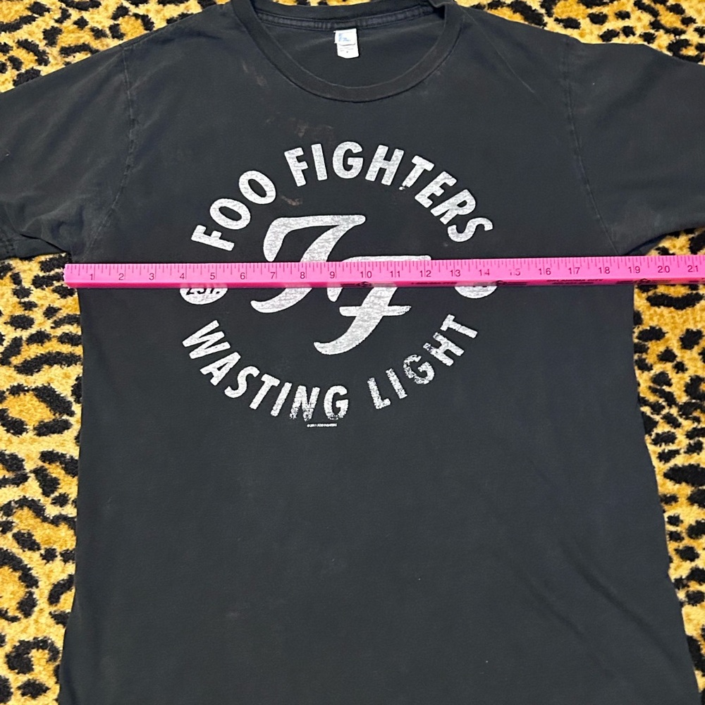 Foo Fighters T Shirt Dave Grohl 2011 Tour Wasting Light Concert T- Shirt - Picture 15 of 16